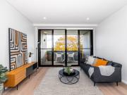 Large Dual Aspect 2 Bedroom + MPR, MUST VIEW!