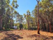 Large Elevated 736m2 Cleared Block Ready to Build with... Large Elevated 736m2 Cleared Block Ready to Build with...