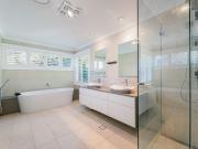 LARGE FAMILY HOME IN HANDY LOCATION