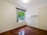 LARGE FAMILY HOME IN LEEMING HIGH SCHOOL ZONE!