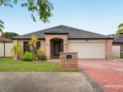 LARGE FAMILY HOME IN NORFOLK VILLAGE