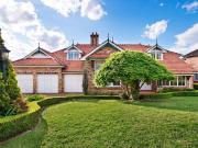 Large Family Home In the Sought After Oakhill Estate
