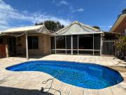 LARGE FAMILY HOME WITH A POOL!