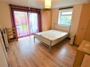 Large Garden Flat Great Location! Large Garden Flat Great Location!