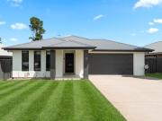 Large House With Views & A Large Shed