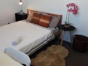 LARGE MASTER BEDROOM. MODERN HOUSE. TOP LOCALE. WALK TO...