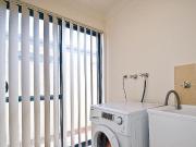 Large Master Bedroom. Modern House. Top Locale. Walk to...