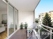 Large Modern Apartment with Spacious Living Areas