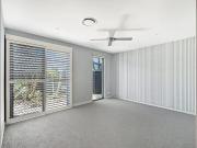 LARGE NEWLY RENOVATED FAMILY HOME IN HOPE ISLAND