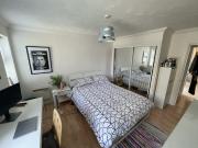 Large one bed flat in Bethnal Green by the canal