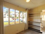 LARGE ONE BEDROOM TIMBER FLAT CLOSE TO QUT