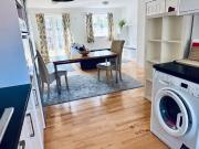 Large open plan garden home Canada Water tube