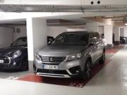 Large Parking sans voisin situé 92 rue Saint Lazare,...