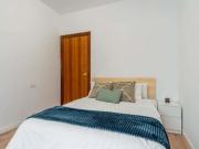 Large room in calle Quintana