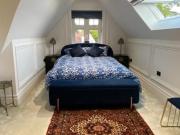 Large room with en suite shower room & living room