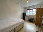 Large self contained studio flat in Holloway!