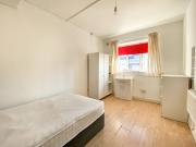 Large self contained studio flat in Holloway!