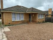Large Spacious in prime location!