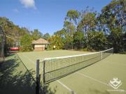 Large three bedroom townhouse in bush
