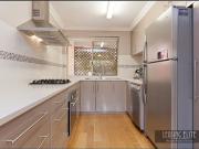 LARGE TOWNHOUSE IN GREAT LOCATION