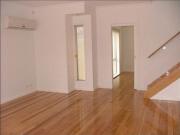 Large Townhouse Quiet Area