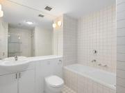 Large two bedroom apartment in desirable Southbank locale