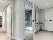 Large waterside three bedroom apartment with beautiful...