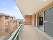 Large, well presented two bedroom unit