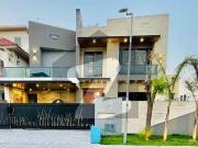 Larger Then Life: 1 Kanal Triple Story Contemporary...