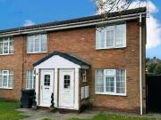 Larkspur Avenue, Redhill, 2 Bedroom Maisonette