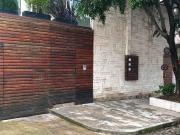 Las Águilas, casa en calle cerrada