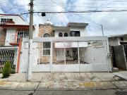 LAS ALAMEDAS CASA EN VENTA FRENTE A PARQUE