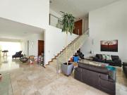 LAS CAÑADAS CASA EN VENTA EN COTO LA PRADERA CON ELEVADOR