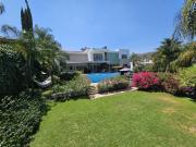 LAS CAÑADAS CASA EN VENTA SUPER COMPLETA CON ALBERCA,...