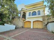 LAS CAÑADAS OPORTUNIDAD CASA EN VENTA CON AMPLIO GARAGE...