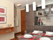 Las Condes, Apoquindo Metro Alcantara