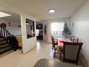 Las Galindas rento casa en esquina 4 recamaras 3 baños 2...