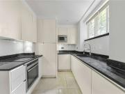 Lateral three bedroom apartment set in the heart of St....