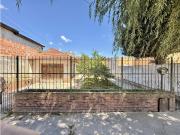 LATORRE PROP. VENDE CHALET 4 AMB CON PARQUE Y GARAGE