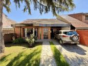 LATORRE PROP. VENDE CHALET A METROS DE CONSTITUCION