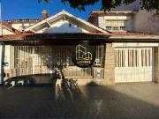 LATORRE PROP. VENDE CHALET C/ GARAGE EN ZONA CHAUVIN