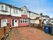 Launceston Gardens, Perivale UB6, 2 bed terraced house...
