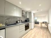 Lavender Hill, Clapham SW11, 1 bed flat to rent, £2,000...
