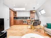 Lavender Hill, London SW11 1 bed flat to rent £2,200 pcm...