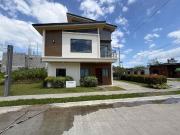 Lavine House for Sale in Sentrina Alaminos | 5BR with...