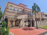 Lavish 1kanal House Main Road