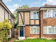 Lawn Close, New Malden, 2 Bedroom Flat