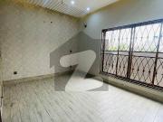 LDA Avenue Block M 10 Marla Prime Location House With...