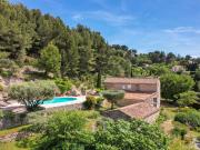 Le Beausset Bastide en pierres à 15min des plages. 197m²...