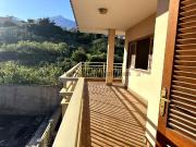 Le ofrecemos un chalet independiente 500m2, situado en...